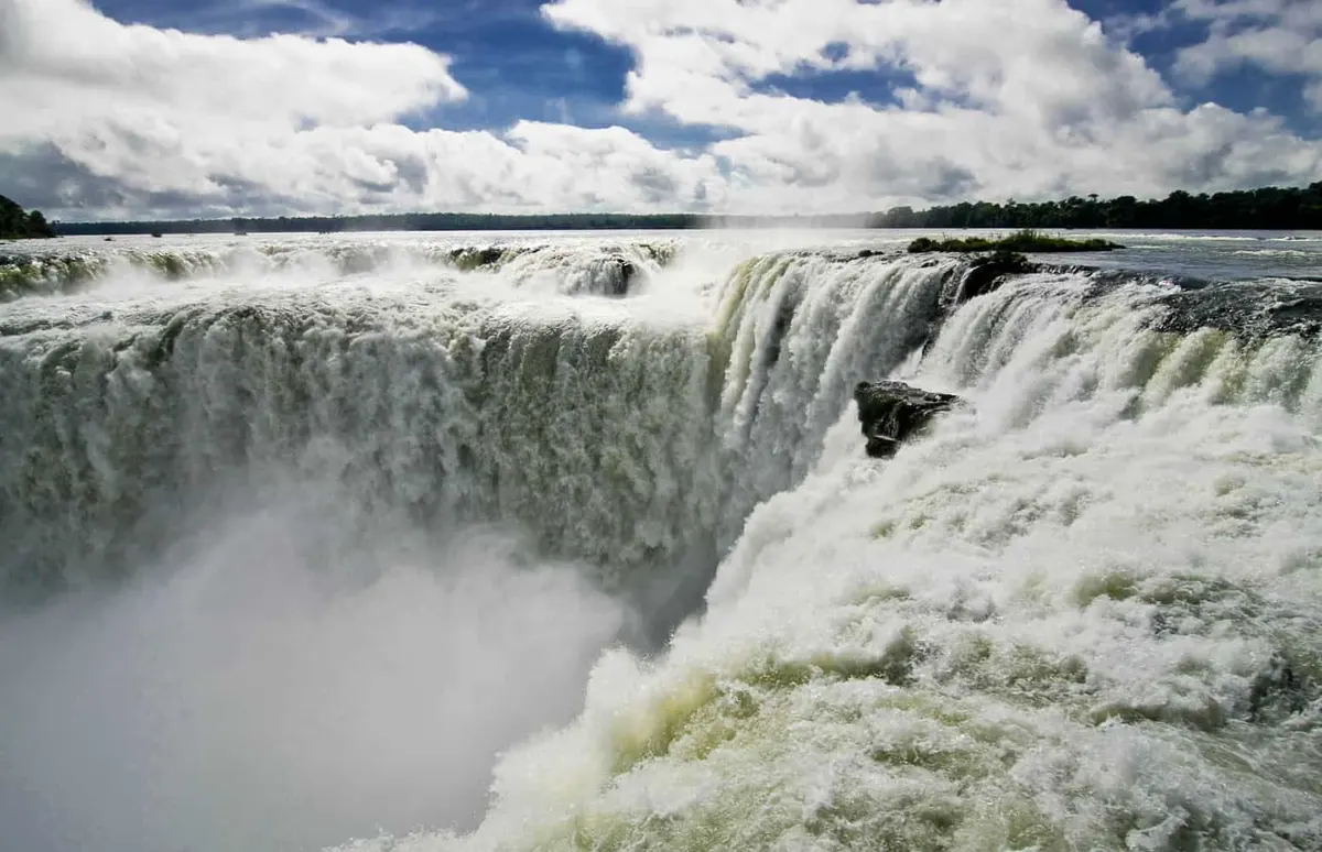 ภาพประกอบโปรแกรมวันที่ 16: Buenos Aires → Iguaçu Falls · Argentina → Foz do Iguaçu