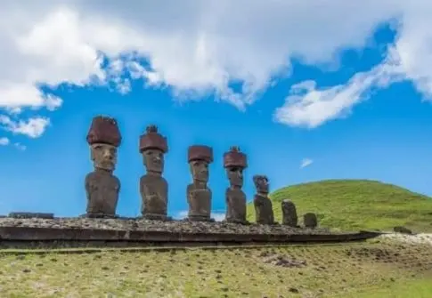 ภาพประกอบโปรแกรมวันที่ 14: Santiago → Easter Island