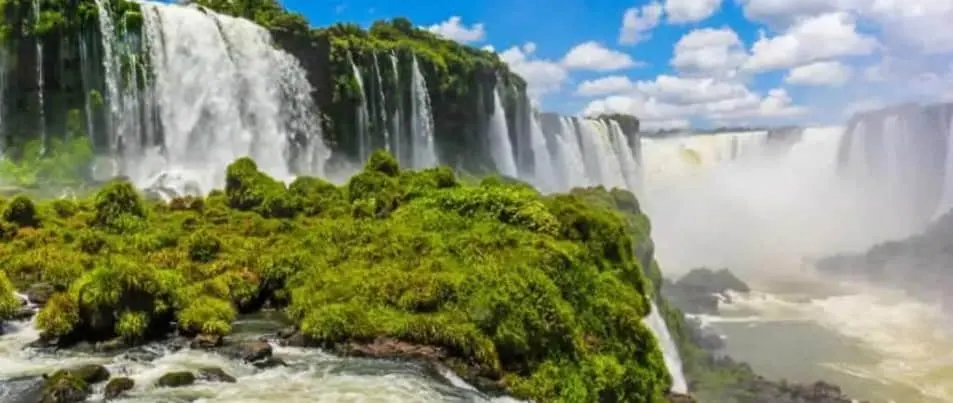 ภาพประกอบโปรแกรมวันที่ 5: Iguaçu Falls · Brazil