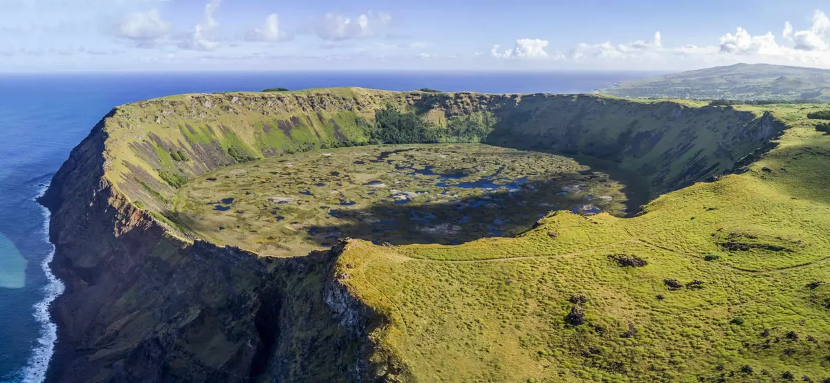 ภาพประกอบโปรแกรมวันที่ 16: Easter Island → Santiago