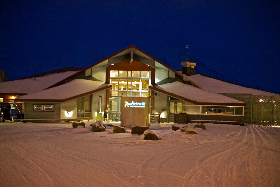 Radisson Blu Polar Hotel ในลองเยียร์เบียน — ภาพถ่ายเดือนพฤศจิกายน 2010